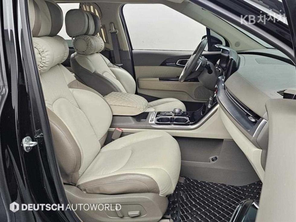 2022 - kia carnival