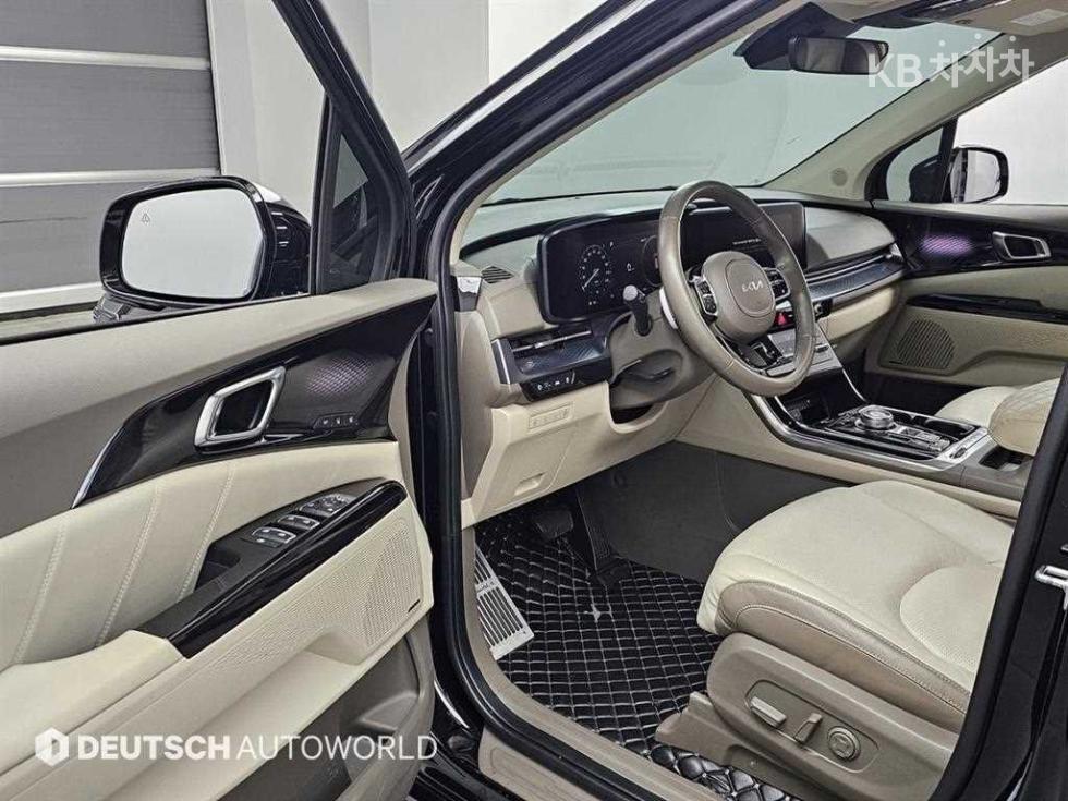 2022 - kia carnival