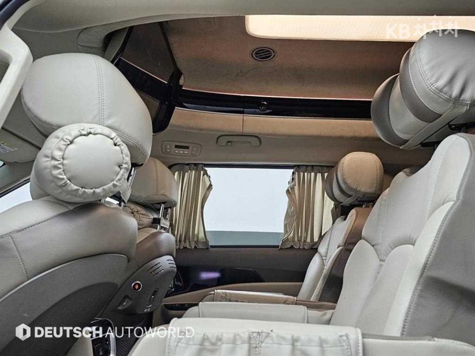 2022 - kia carnival