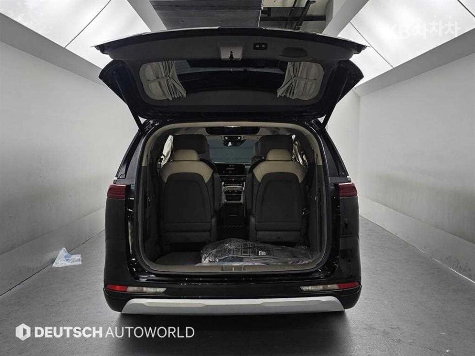 2022 - kia carnival