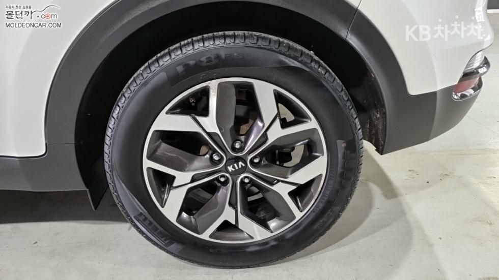 2020 - kia sportage