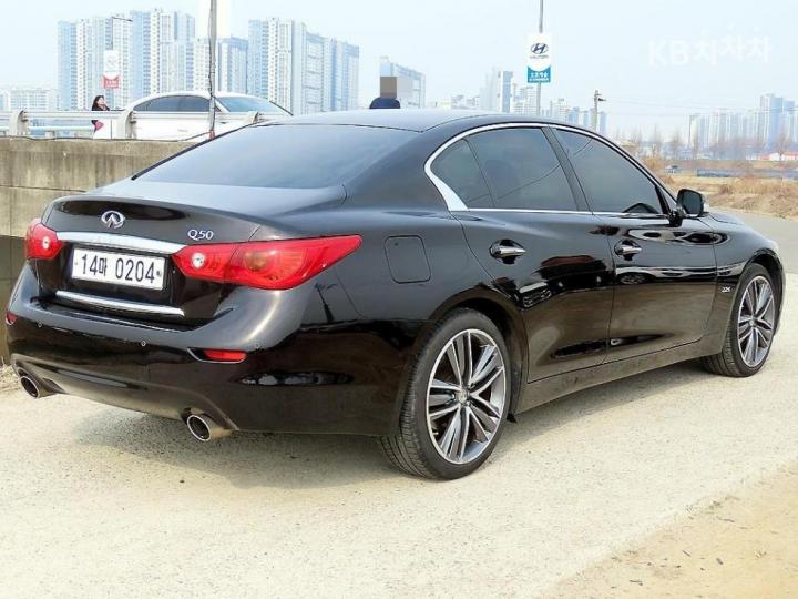 Infiniti Q50 2.2d Premium 4