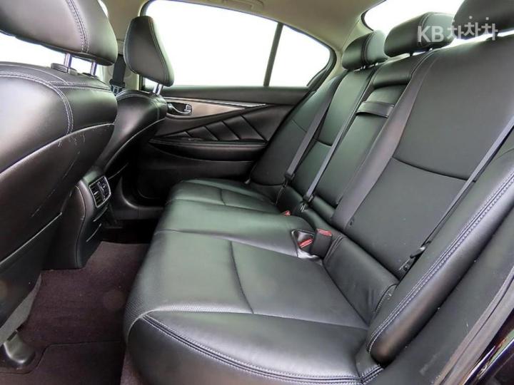 Infiniti Q50 2.2d Premium 7