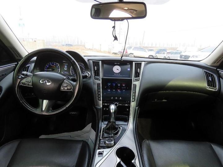 Infiniti Q50 2.2d Premium 10