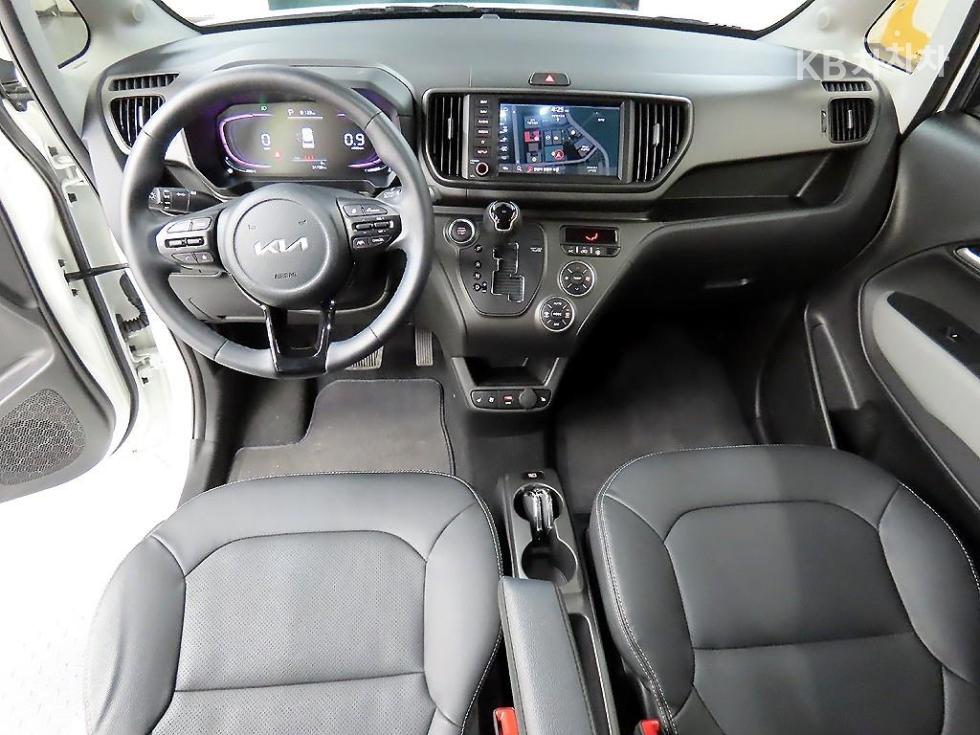 2025 - kia kia