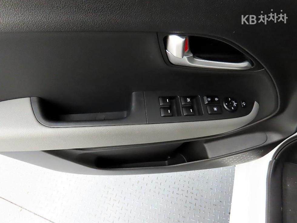 2025 - kia kia