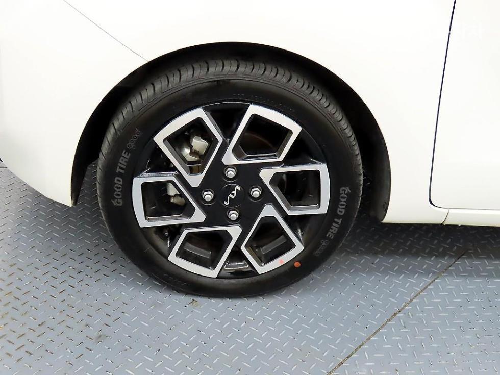 2025 - kia kia