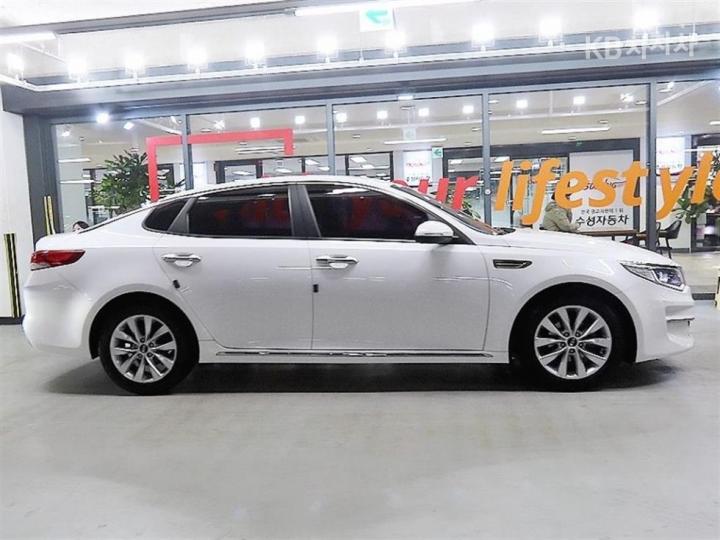 Kia K5 2.0 Gasoline MX Prestige 4