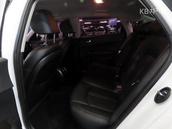 Kia K5 2.0 Gasoline MX Prestige 8