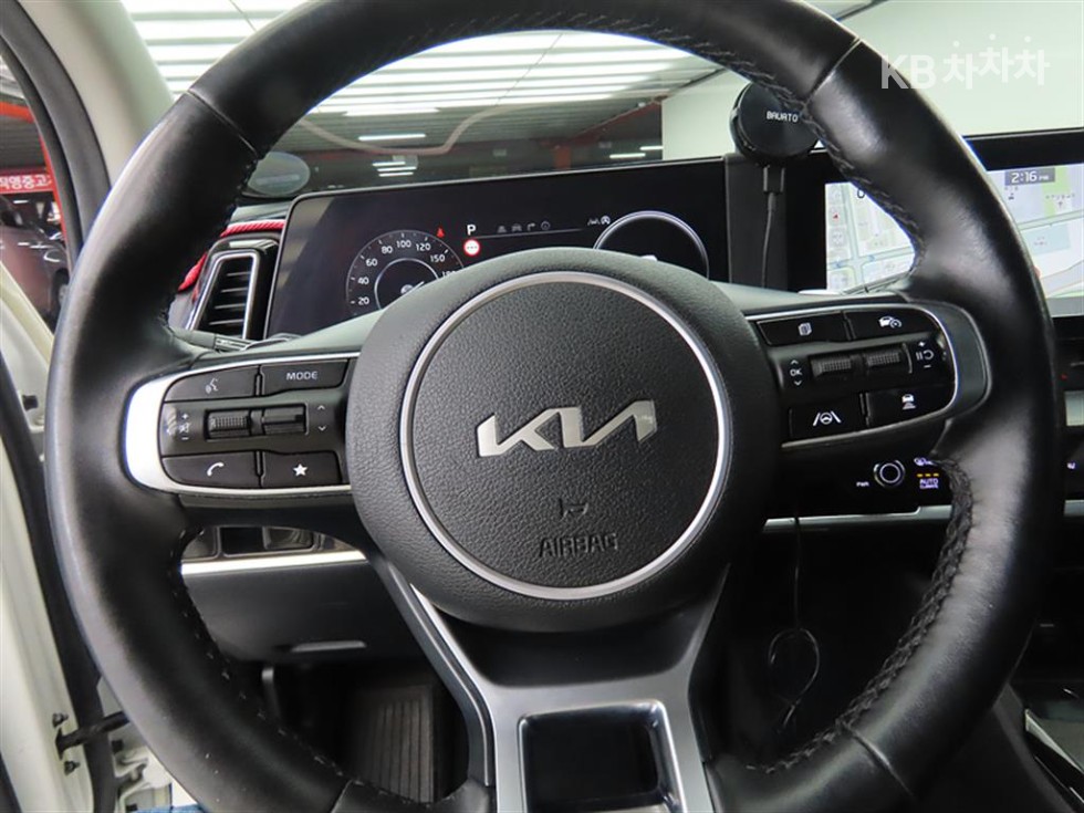 2022 - kia sportage