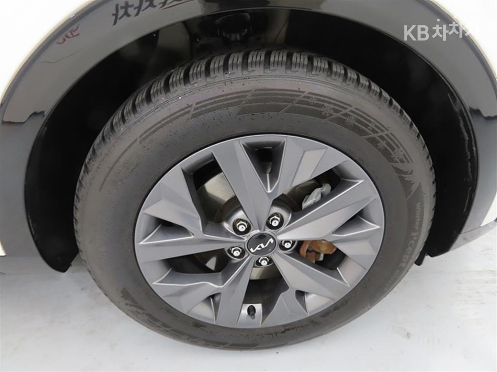 2022 - kia sportage