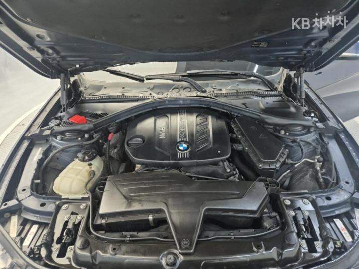 BMW 3 Series New 320d F30 6