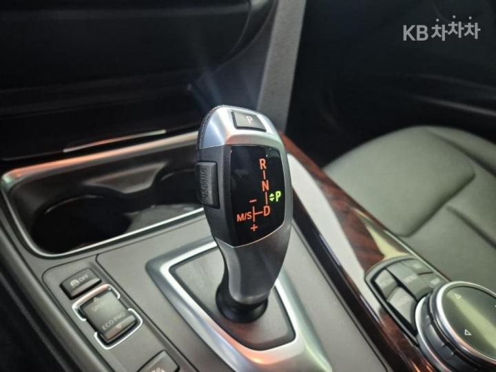 BMW 3 Series New 320d F30 9