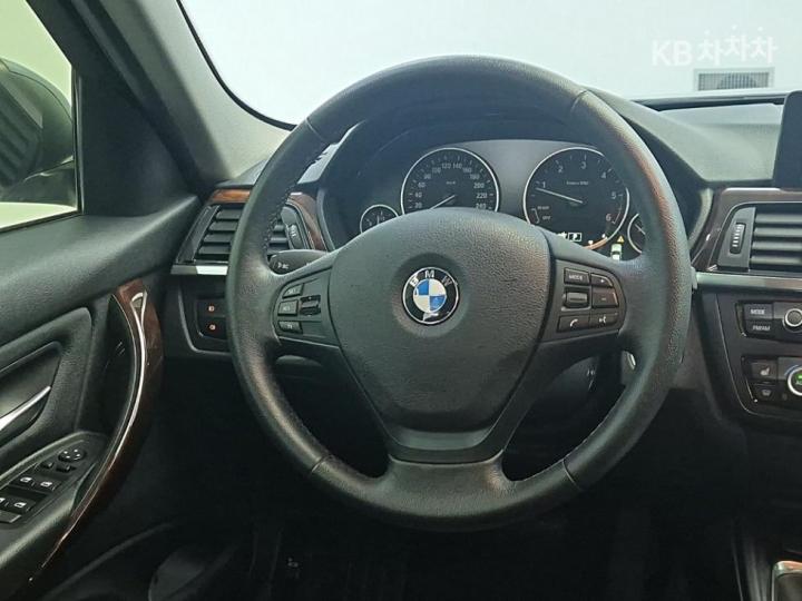 BMW 3 Series New 320d F30 10
