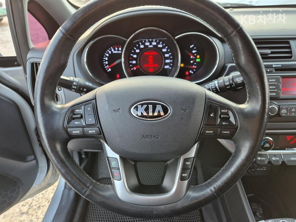 2014 - kia pride
