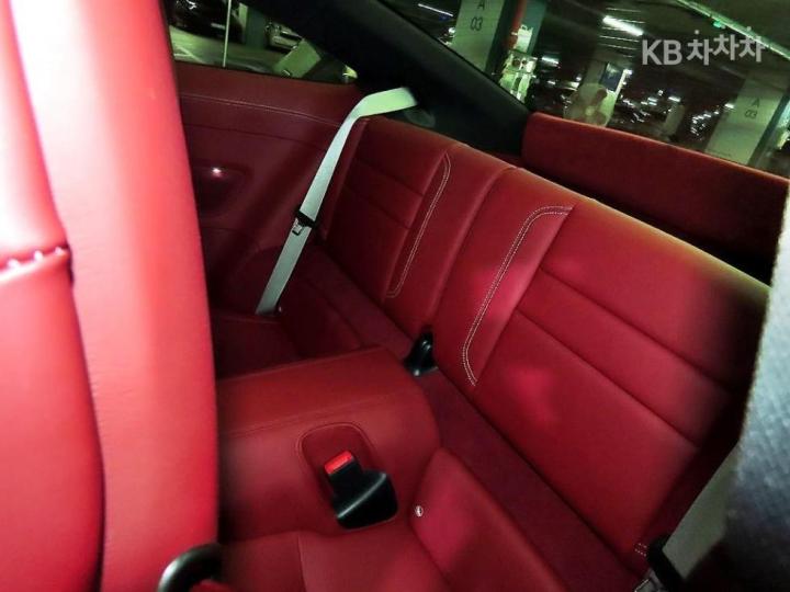 Porsche Carrera 911 992 4S 8