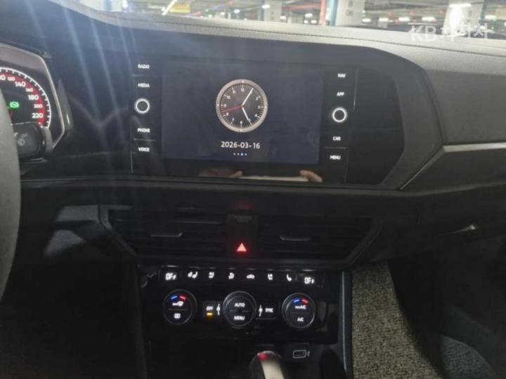 Volkswagen Jetta The 1.4 TSI Prestige 8