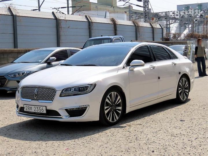 Lincoln MKZ New 2.0 Hybrid CVT Reserve 3