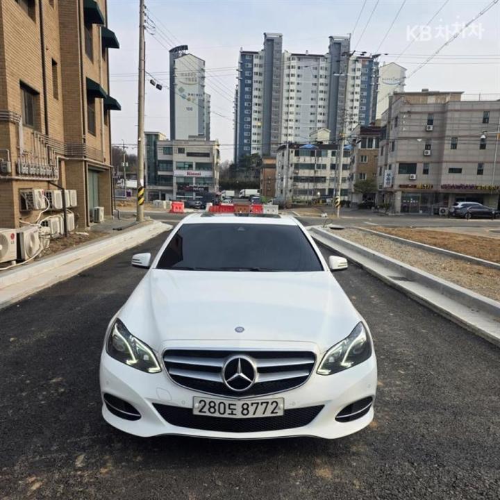 Mercedes-Benz E-Class New E220 BlueTEC Avantgarde W212