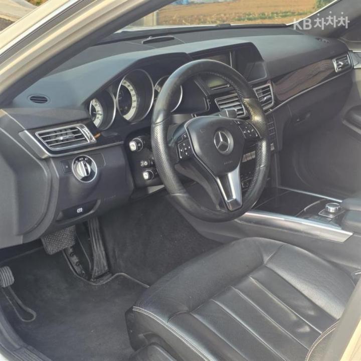 Mercedes-Benz E-Class New E220 BlueTEC Avantgarde W212 6