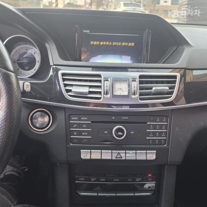 Mercedes-Benz E-Class New E220 BlueTEC Avantgarde W212 8