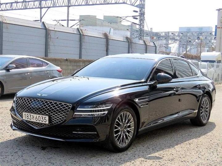 Genesis G80 — miniaturë 2
