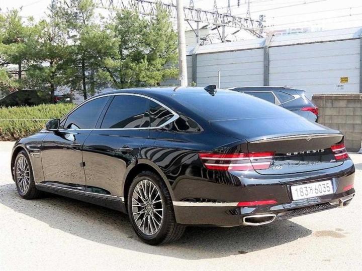 Genesis G80 — miniaturë 3