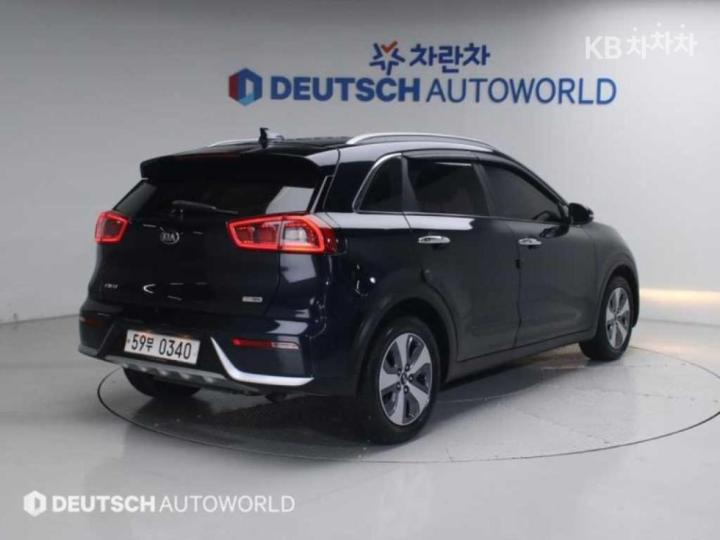 Kia Niro 1.6 Prestige 3