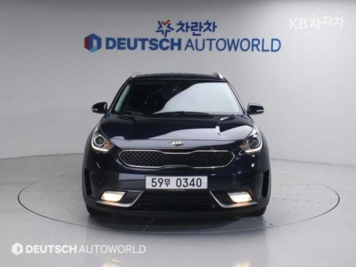 Kia Niro 1.6 Prestige 4