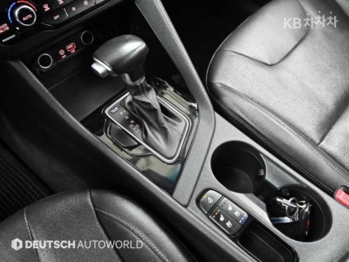 Kia Niro 1.6 Prestige 10