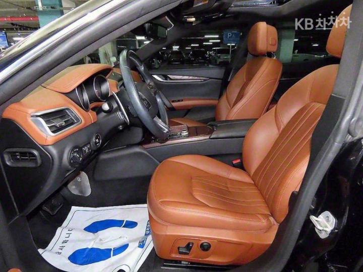 Maserati Ghibli 3.0 Diesel 7