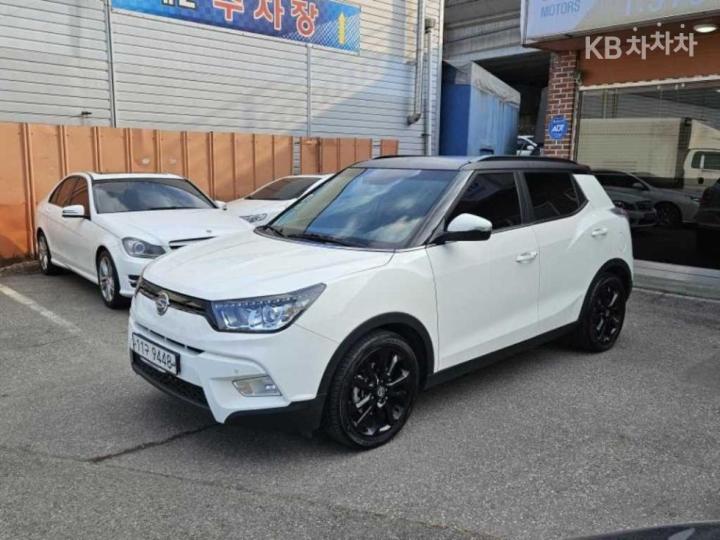 KG Mobility (Ssangyong) Tivoli Gasoline VX 3
