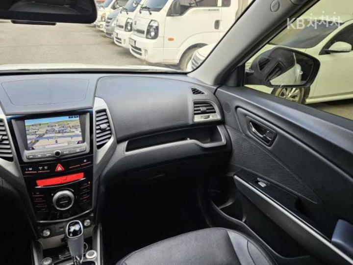 KG Mobility (Ssangyong) Tivoli Gasoline VX 10