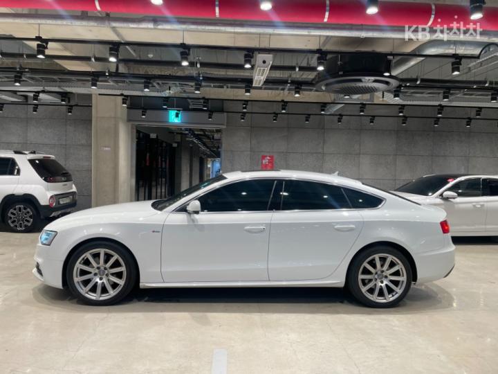 Audi A5 NEW 35 TDI Quattro Sportback Dynamic 8TA 5