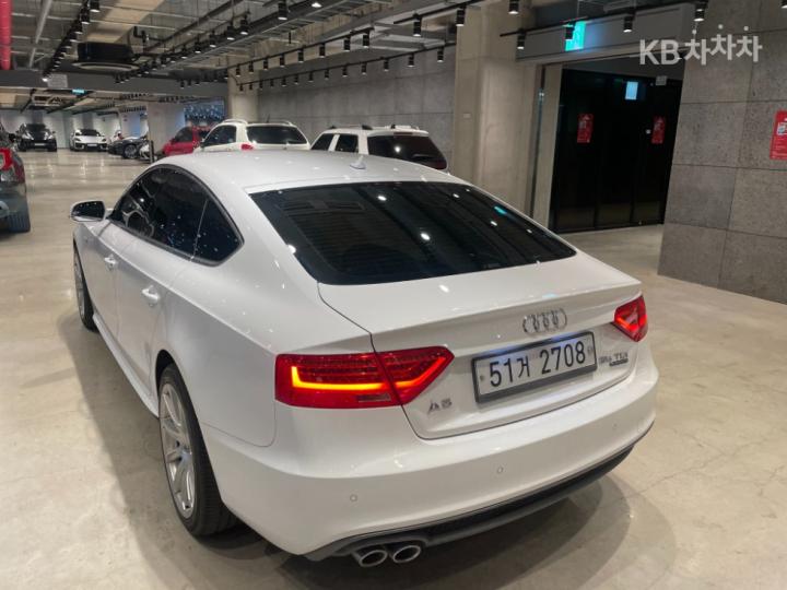 Audi A5 NEW 35 TDI Quattro Sportback Dynamic 8TA 6