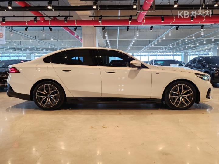 BMW i5 eDrive 40 M Sport 4