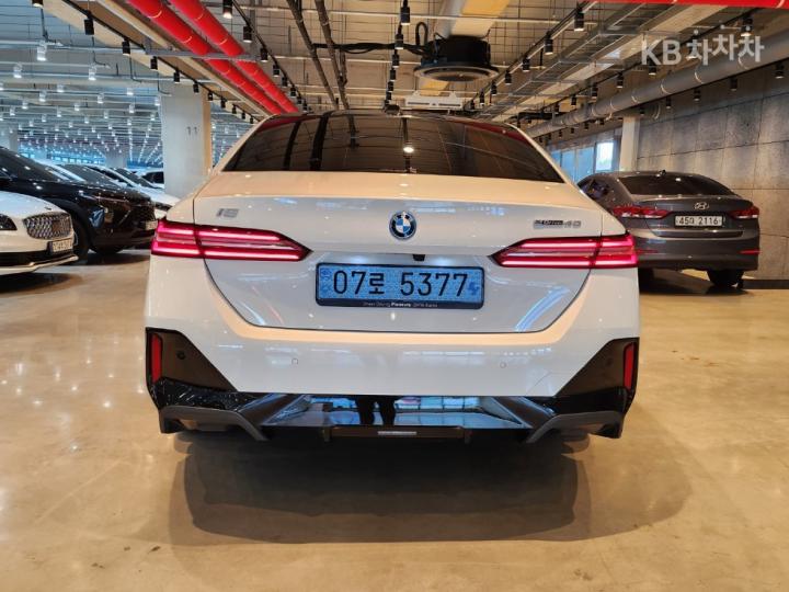 BMW i5 eDrive 40 M Sport 6