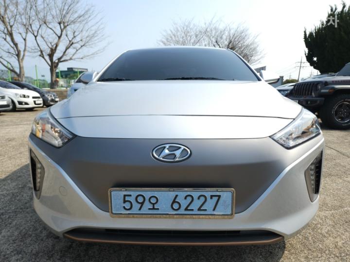 Hyundai IONIQ Electric N 2