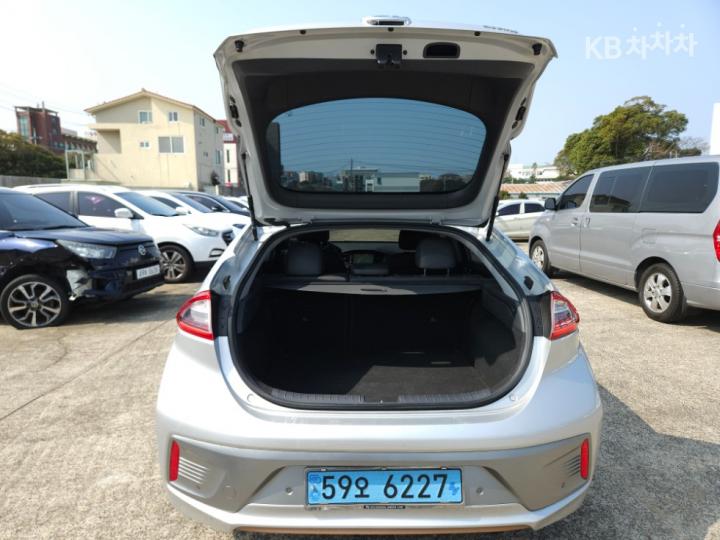 Hyundai IONIQ Electric N 5