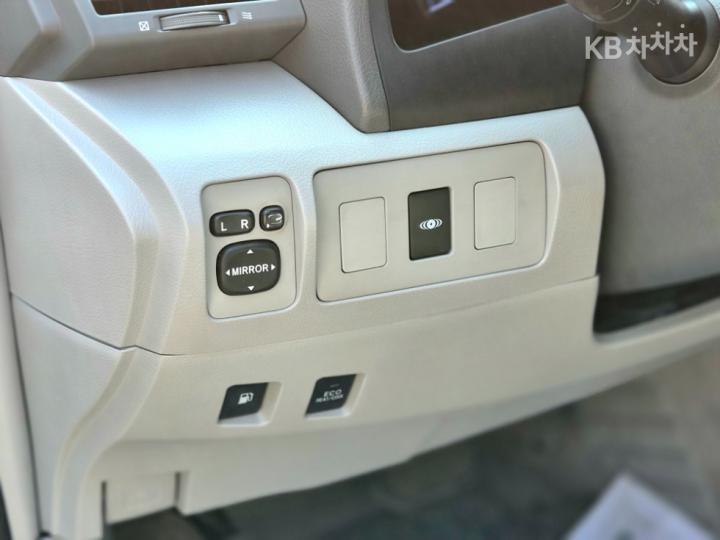 Toyota Camry Hybrid 10