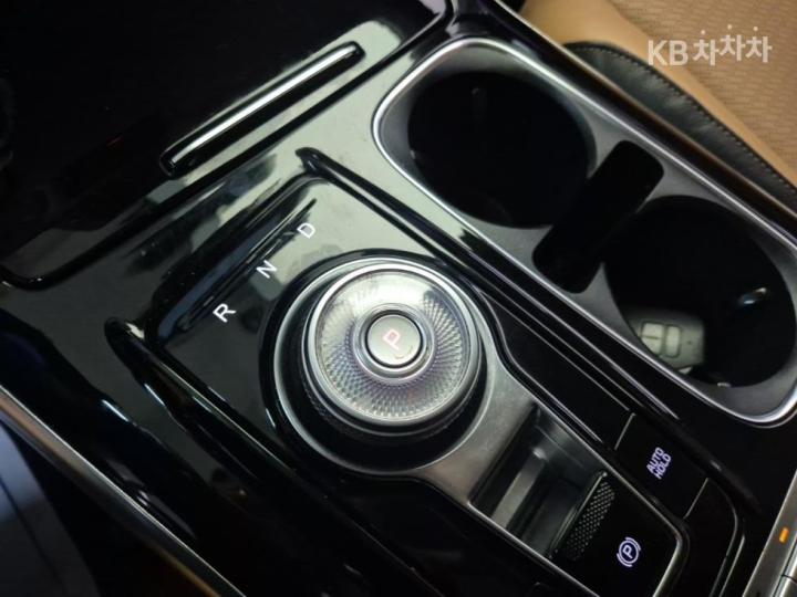 Kia Carnival G3.5 GDI Signature 9