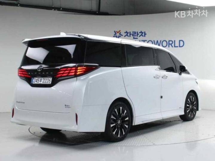 Toyota Alphard AH30 2.5 HEV AWD Base Type 3