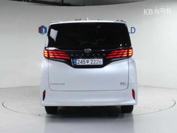 Toyota Alphard AH30 2.5 HEV AWD Base Type 5