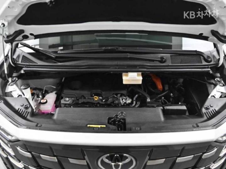 Toyota Alphard AH30 2.5 HEV AWD Base Type 7