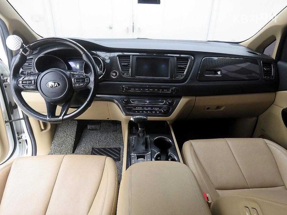 2019 - kia carnival