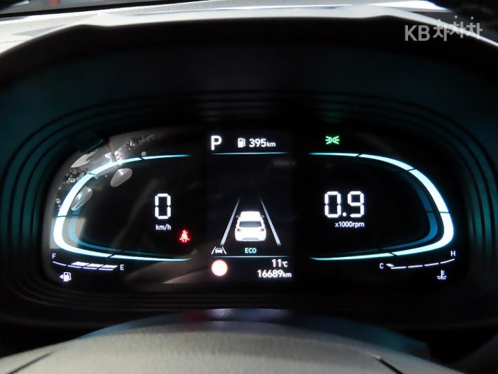 Hyundai Venue Gasoline 1.6 Premium 6