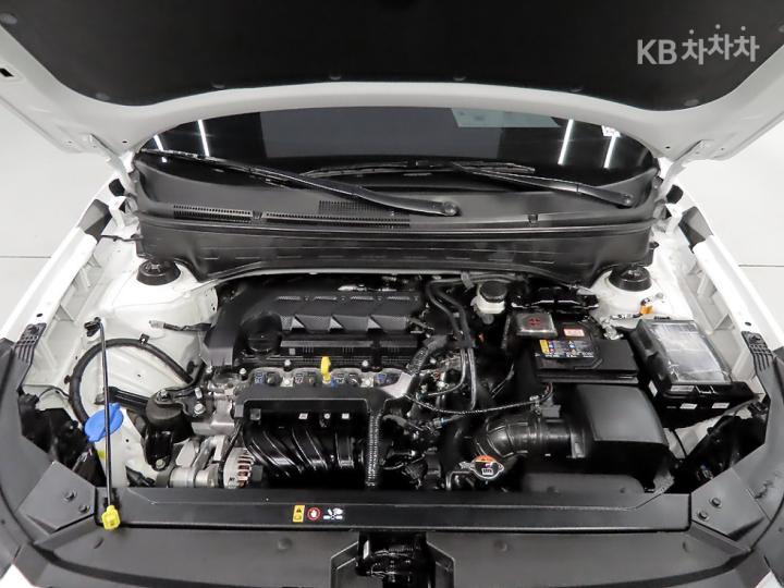 Hyundai Venue Gasoline 1.6 Premium 7