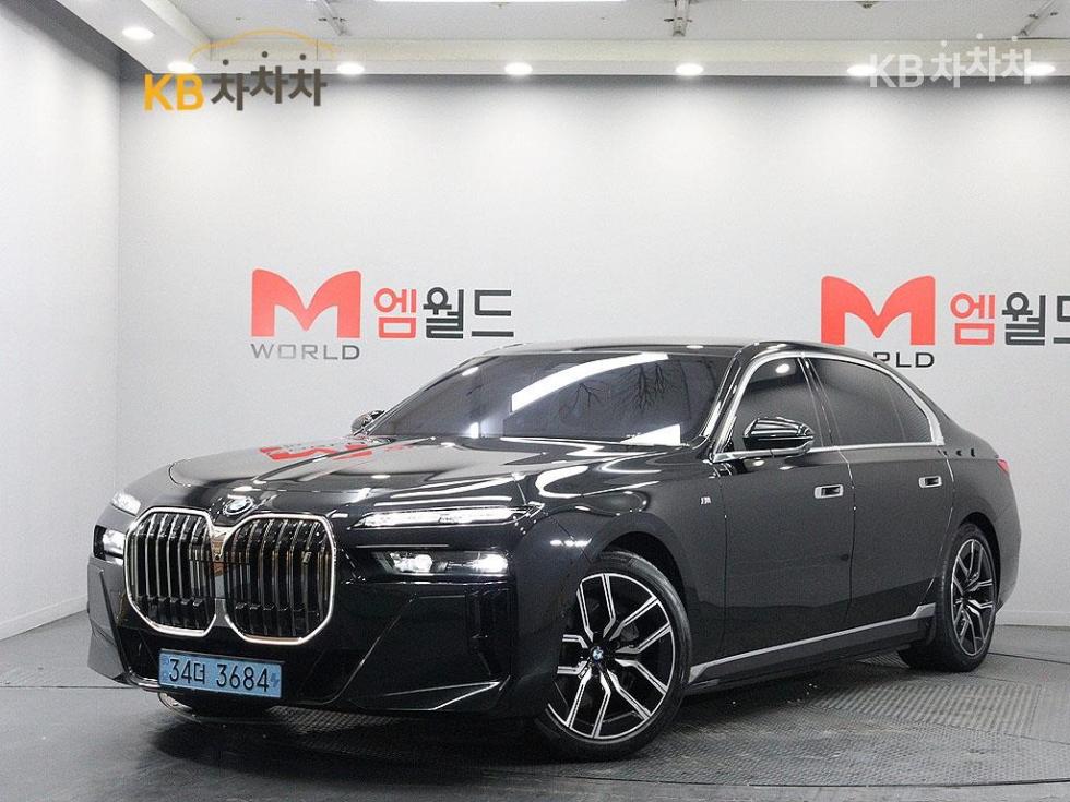 BMW i7 xDrive 50 M Sport - фото 1