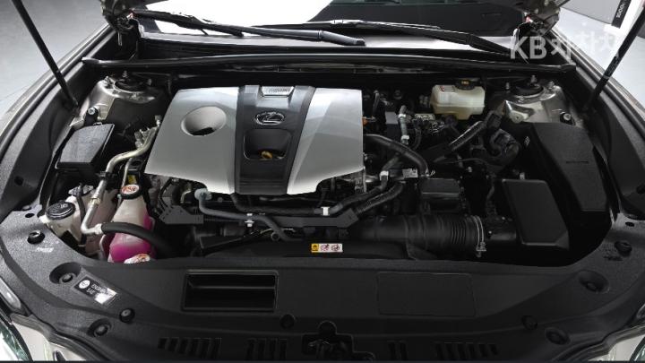 Lexus ES New Generation 300h Executive 7