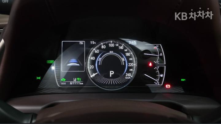 Lexus ES New Generation 300h Executive 9